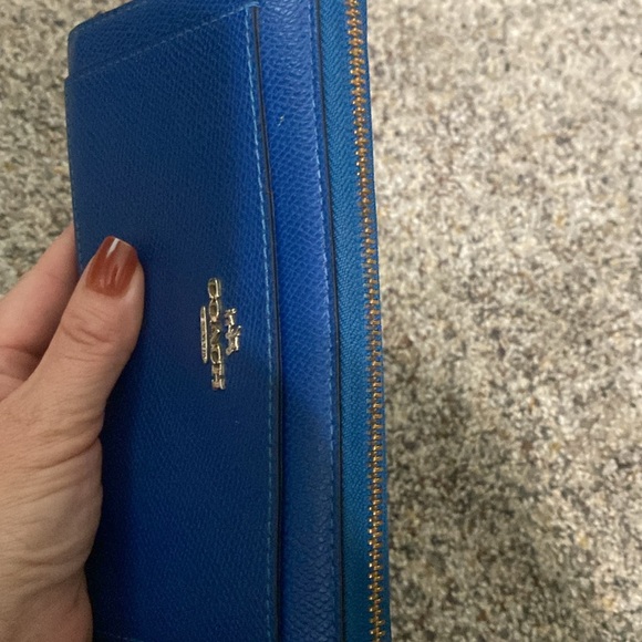 Coach zip around wallet - Picture 4 of 4